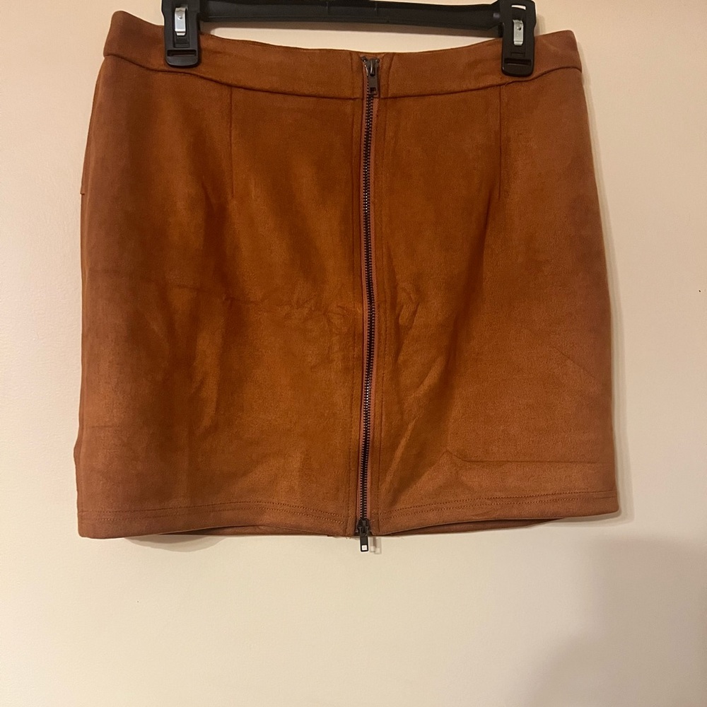 Front zipper skirt